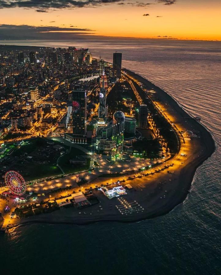 Panoramic Sea And City View Aparthotel In Orbi City Batumi Eksteriør billede